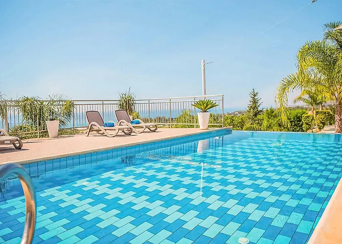 Freedom ヴィラ アルガカ